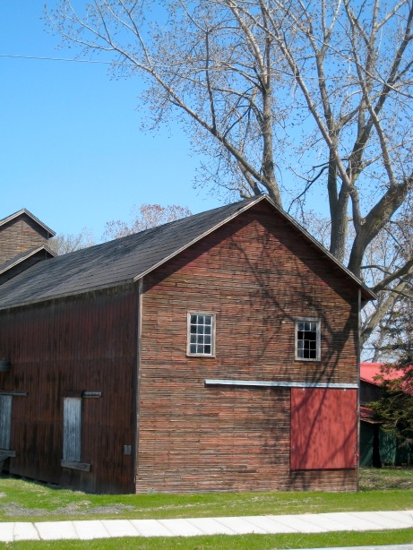 erie canal pittsford ny red door